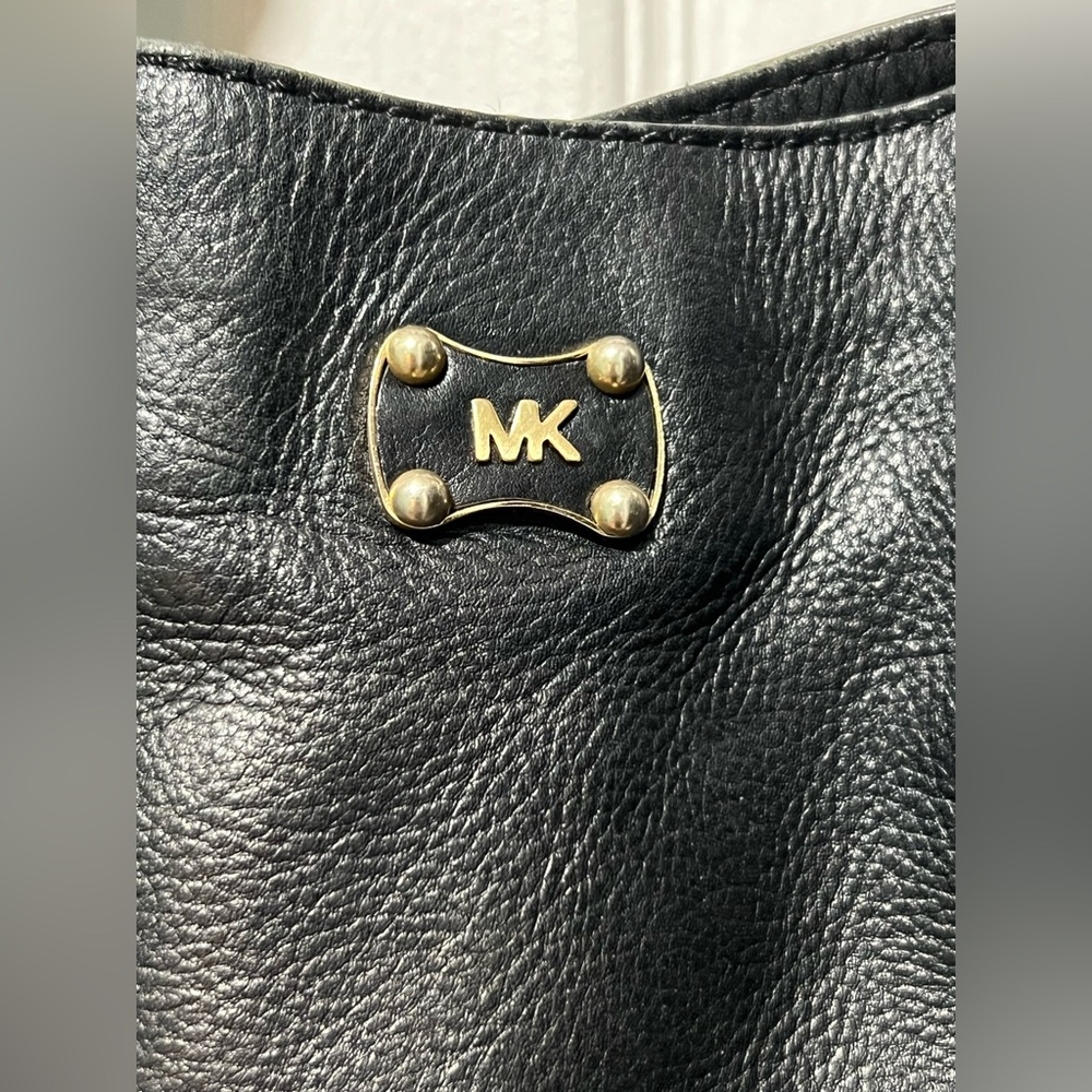 Michael Kors black leather shoulder bag - Picture 2 of 15